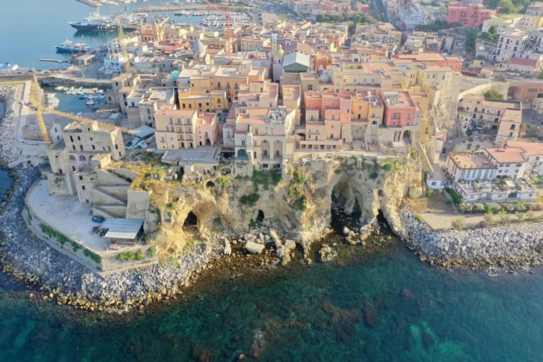 La Casa Del Largo Del Rosso Apartman Pozzuoli Kültér fotó